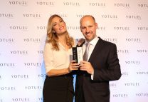 O ΣΠΥΡΟΣ ΦΙΛΙΩΤΗΣ με τη ΒΙΚΥ ΚΑΓΙΑ στο YOTUEL PRESS EVENT